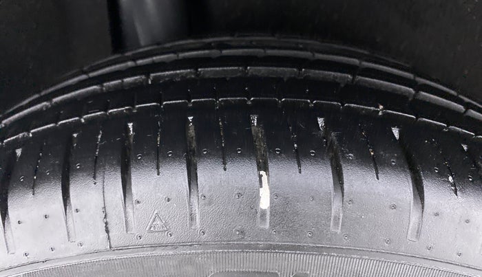 2019 Maruti Baleno ZETA PETROL 1.2, Petrol, Manual, 9,469 km, Right Rear Tyre Tread