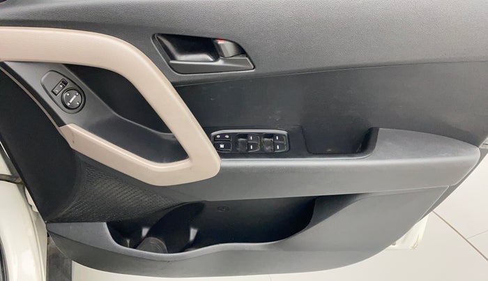 2018 Hyundai Creta E PLUS 1.6 PETROL, Petrol, Manual, 58,196 km, Driver Side Door Panels Control