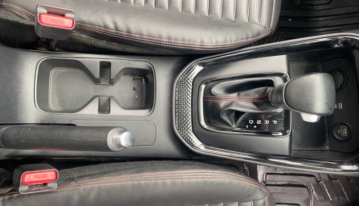 2020 KIA SONET GTX PLUS 1.5 AT, Diesel, Automatic, 34,429 km, Gear Lever