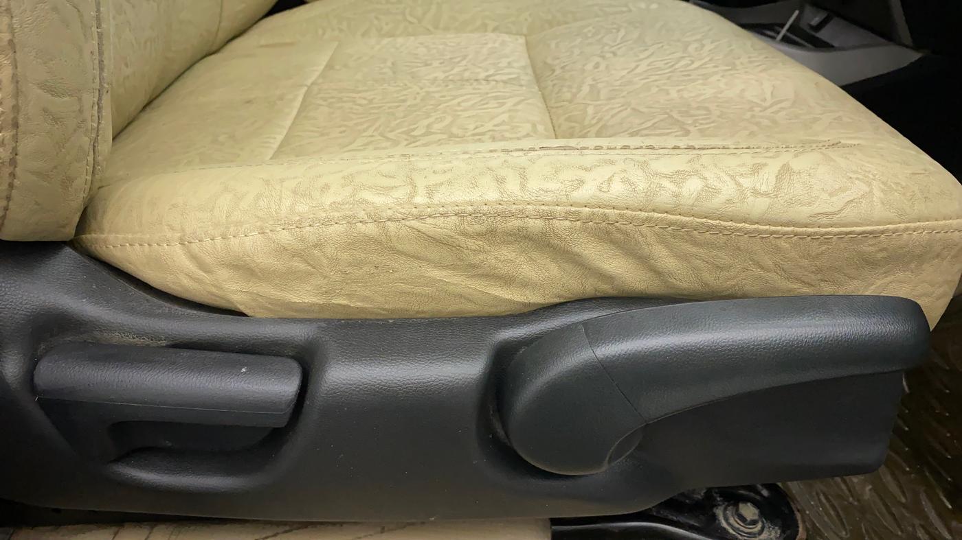 2018 Honda City 1.5L I-VTEC V MT, CNG, Manual, 1,11,569 km, Driver Side Adjustment Panel