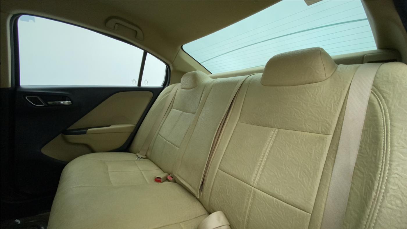 2018 Honda City 1.5L I-VTEC V MT, CNG, Manual, 1,11,569 km, Right Side Rear Door Cabin