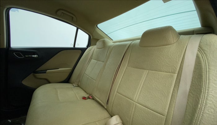 2018 Honda City 1.5L I-VTEC V MT, CNG, Manual, 1,11,569 km, Right Side Rear Door Cabin