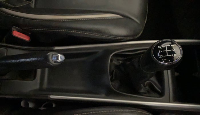 2017 Maruti Baleno DELTA PETROL 1.2, Petrol, Manual, 77,176 km, Gear Lever