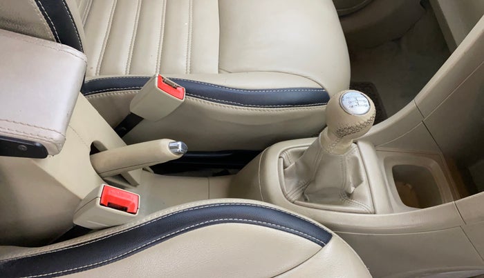 2015 Maruti Ertiga VXI, CNG, Manual, 77,466 km, Gear Lever