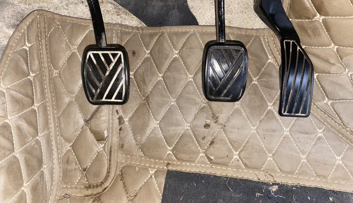 2015 Maruti Ertiga VXI, CNG, Manual, 77,466 km, Pedals