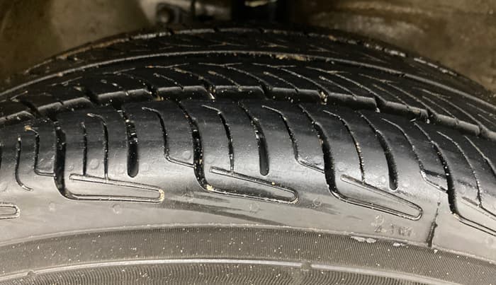 2017 Maruti Wagon R 1.0 VXI, Petrol, Manual, 77,671 km, Right Front Tyre Tread