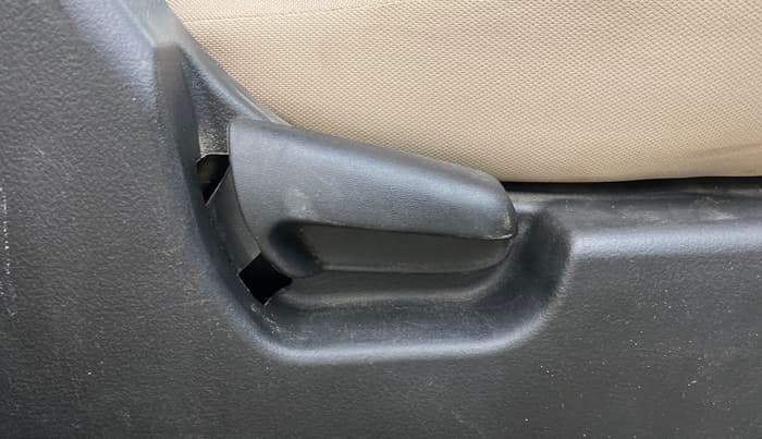 2017 Maruti Wagon R 1.0 VXI, Petrol, Manual, 77,671 km, Driver Side Adjustment Panel