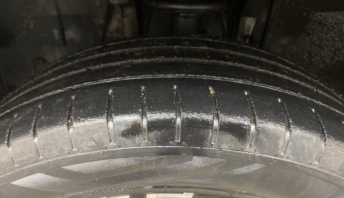 2021 Renault Kiger RXZ TURBO MT, Petrol, Manual, 79,611 km, Left Front Tyre Tread