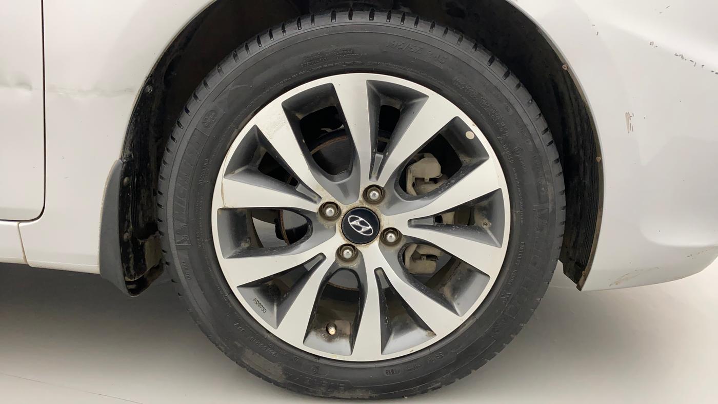 2014 Hyundai Verna FLUIDIC 1.6 CRDI SX, Diesel, Manual, 57,182 km, Right Front Wheel