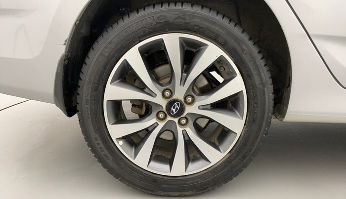 2014 Hyundai Verna FLUIDIC 1.6 CRDI SX, Diesel, Manual, 57,182 km, Right Rear Wheel