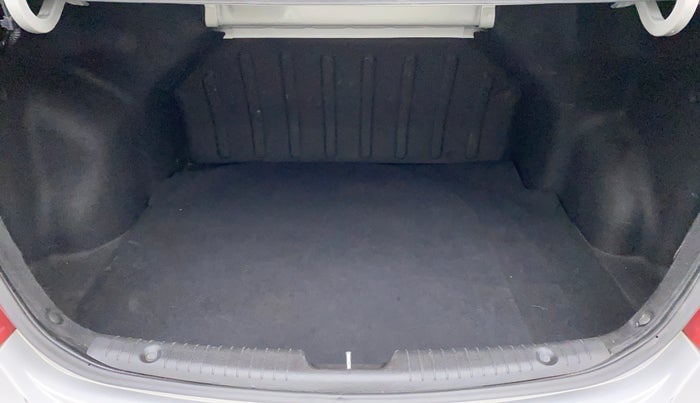 2014 Hyundai Verna FLUIDIC 1.6 CRDI SX, Diesel, Manual, 57,182 km, Boot Inside