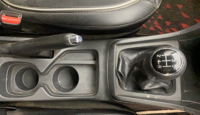 2017 Maruti Vitara Brezza ZDI, Diesel, Manual, 1,39,659 km, Gear Lever