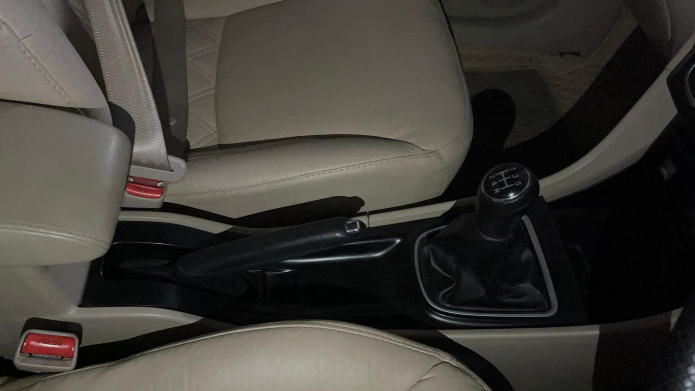 2020 Maruti Ciaz DELTA 1.5 SHVS MT PETROL, Petrol, Manual, 47,998 km, Gear Lever
