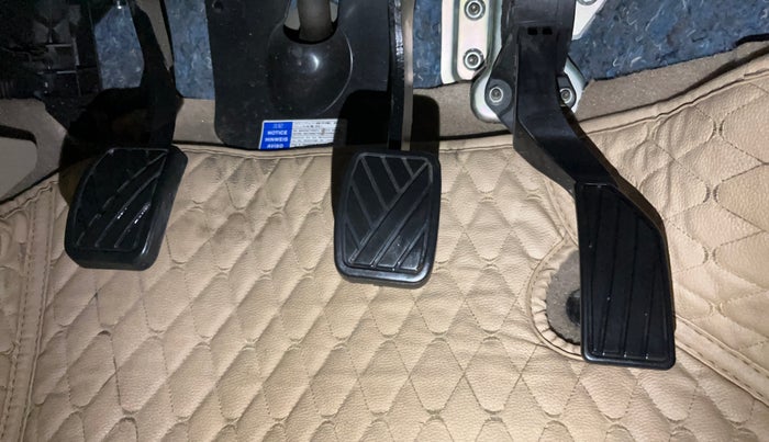 2020 Maruti Ciaz DELTA 1.5 SHVS MT PETROL, Petrol, Manual, 47,925 km, Pedals