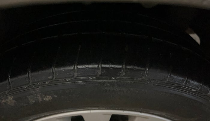 2020 Maruti Ciaz DELTA 1.5 SHVS MT PETROL, Petrol, Manual, 47,925 km, Left Rear Tyre Tread