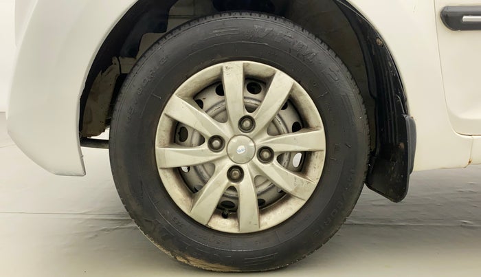 2016 Hyundai Eon SPORTZ, Petrol, Manual, 56,431 km, Left Front Wheel