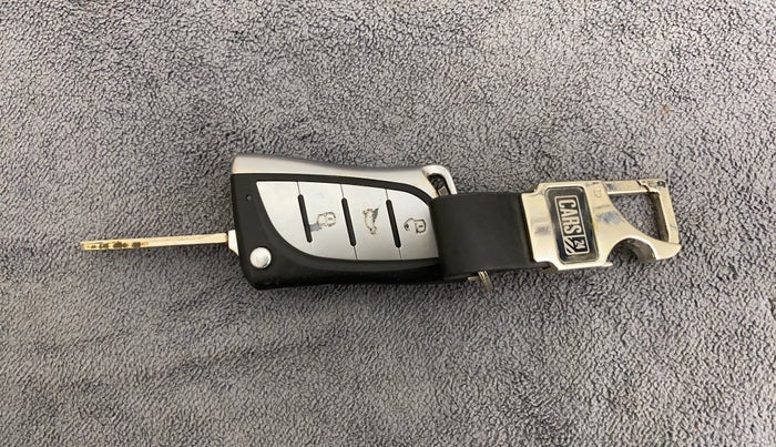 2016 Hyundai Eon SPORTZ, Petrol, Manual, 56,431 km, Key Close Up