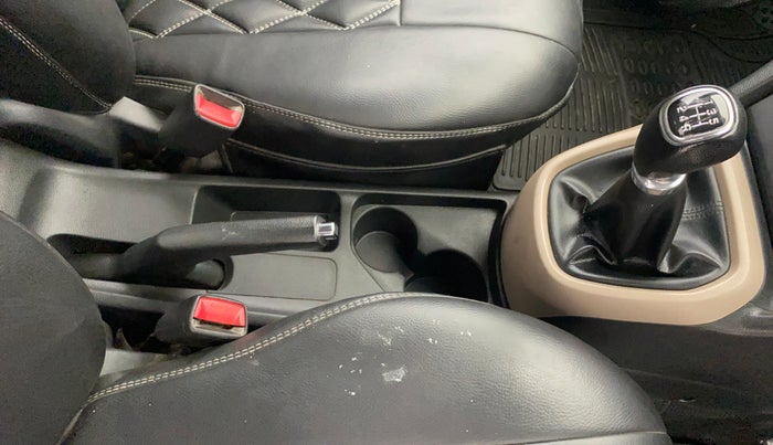 2016 Hyundai Xcent SX 1.2, Petrol, Manual, 92,812 km, Gear Lever