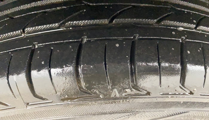 2016 Hyundai Xcent SX 1.2, Petrol, Manual, 92,812 km, Left Front Tyre Tread