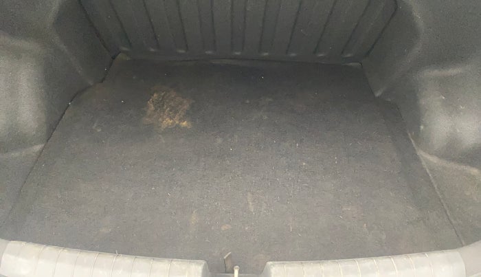 2016 Hyundai Xcent SX 1.2, Petrol, Manual, 92,812 km, Boot Inside