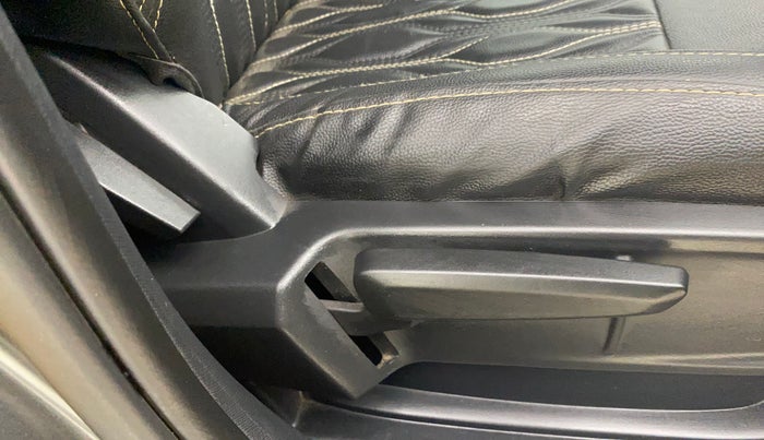 2023 Tata ALTROZ XZA, Petrol, Automatic, 30,120 km, Driver Side Adjustment Panel