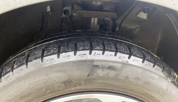 2023 Tata ALTROZ XZA, Petrol, Automatic, 30,120 km, Right Front Tyre Tread