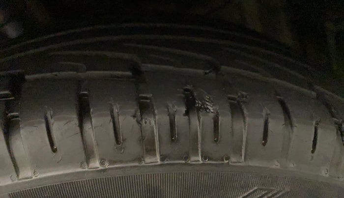 2017 Maruti S Cross ZETA 1.3, Diesel, Manual, 41,227 km, Left Front Tyre Tread