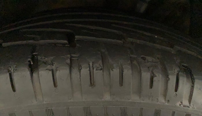 2017 Maruti S Cross ZETA 1.3, Diesel, Manual, 41,227 km, Right Rear Tyre Tread