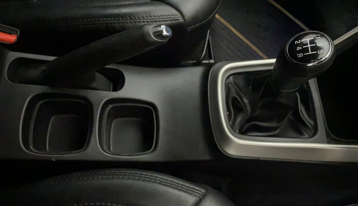 2017 Maruti S Cross ZETA 1.3, Diesel, Manual, 41,227 km, Gear Lever