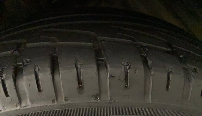 2017 Maruti S Cross ZETA 1.3, Diesel, Manual, 41,227 km, Left Rear Tyre Tread