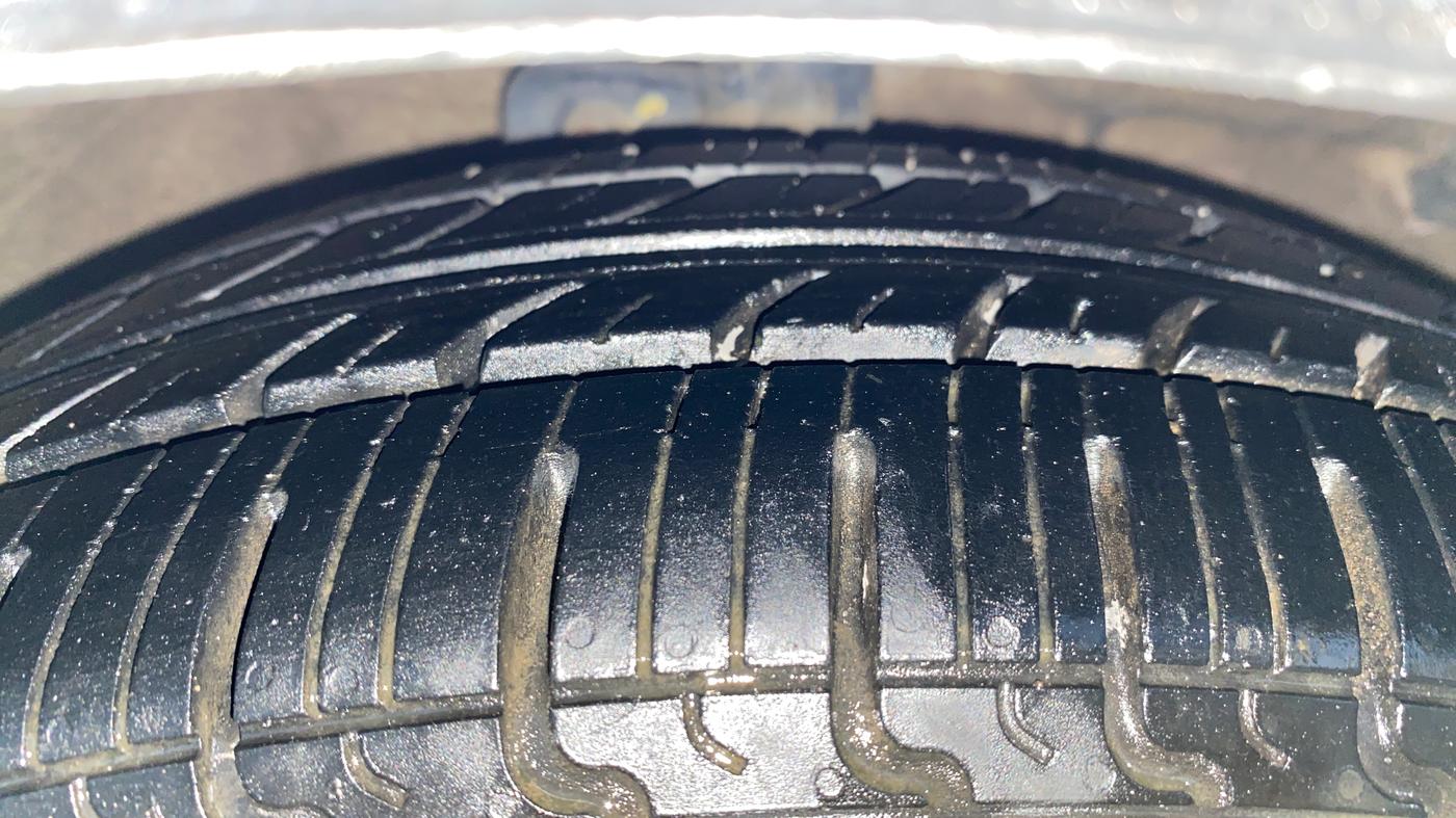 2016 Maruti Celerio ZXI AMT (O), Petrol, Automatic, 93,668 km, Right Front Tyre Tread