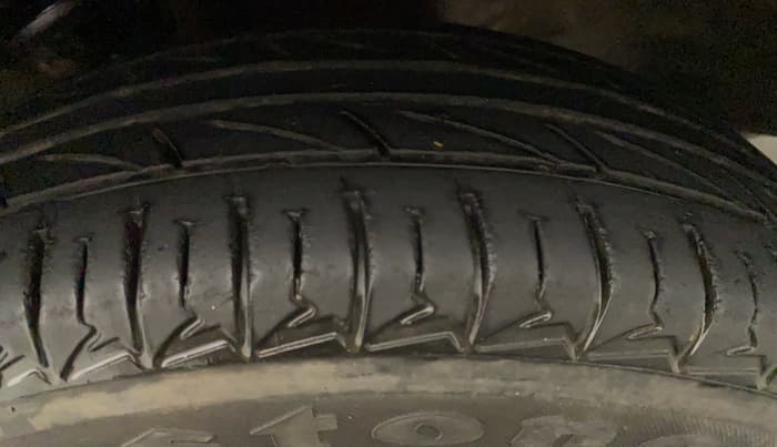 2010 Maruti Zen Estilo LXI, Petrol, Manual, 53,773 km, Left Front Tyre Tread