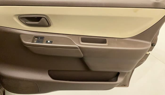 2010 Maruti Zen Estilo LXI, Petrol, Manual, 53,773 km, Driver Side Door Panels Control