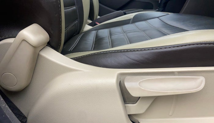 2014 Volkswagen Vento COMFORTLINE 1.5 AT, Diesel, Automatic, 82,598 km, Driver Side Adjustment Panel