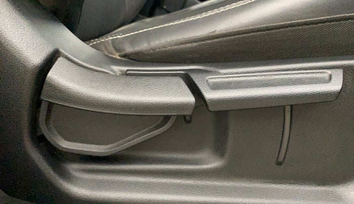 2020 Hyundai VENUE SX 1.0 (O) TURBO, Petrol, Manual, 38,821 km, Driver Side Adjustment Panel