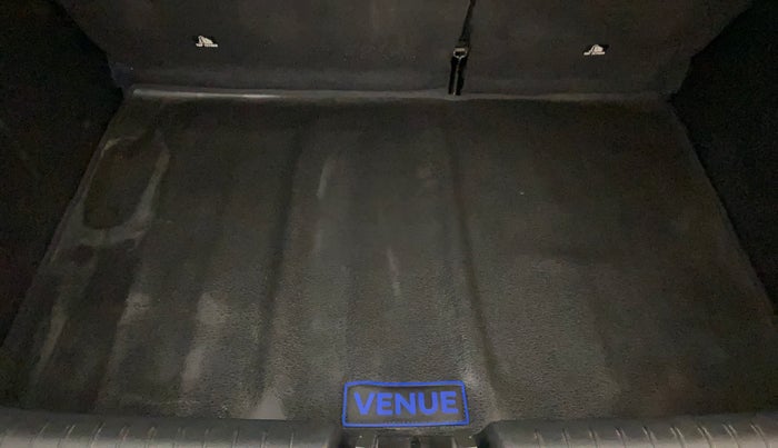 2020 Hyundai VENUE SX 1.0 (O) TURBO, Petrol, Manual, 38,821 km, Boot Inside