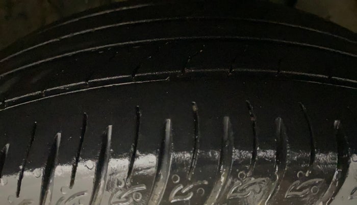 2020 Hyundai VENUE SX 1.0 (O) TURBO, Petrol, Manual, 38,821 km, Right Front Tyre Tread