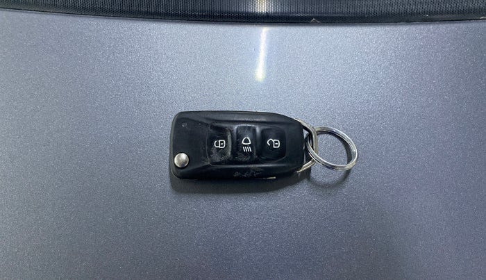 2018 Tata TIGOR XZ PETROL, Petrol, Manual, 92,562 km, Key Close Up