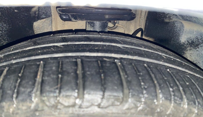 2018 Tata TIGOR XZ PETROL, Petrol, Manual, 92,562 km, Right Front Tyre Tread