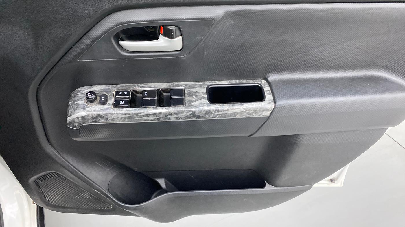 2021 Maruti New Wagon-R ZXI 1.2 old, Petrol, Manual, 31,742 km, Driver Side Door Panels Control