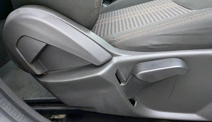 2018 Ford FREESTYLE TITANIUM 1.2 TI-VCT MT, Petrol, Manual, 19,318 km, Driver Side Adjustment Panel