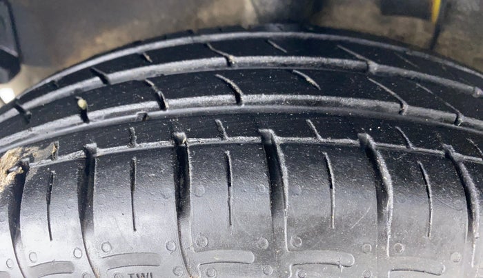 2021 Hyundai GRAND I10 NIOS SPORTZ CNG MT, CNG, Manual, 14,358 km, Right Rear Tyre Tread