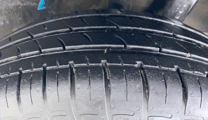 2021 Hyundai GRAND I10 NIOS SPORTZ CNG MT, CNG, Manual, 14,358 km, Left Rear Tyre Tread