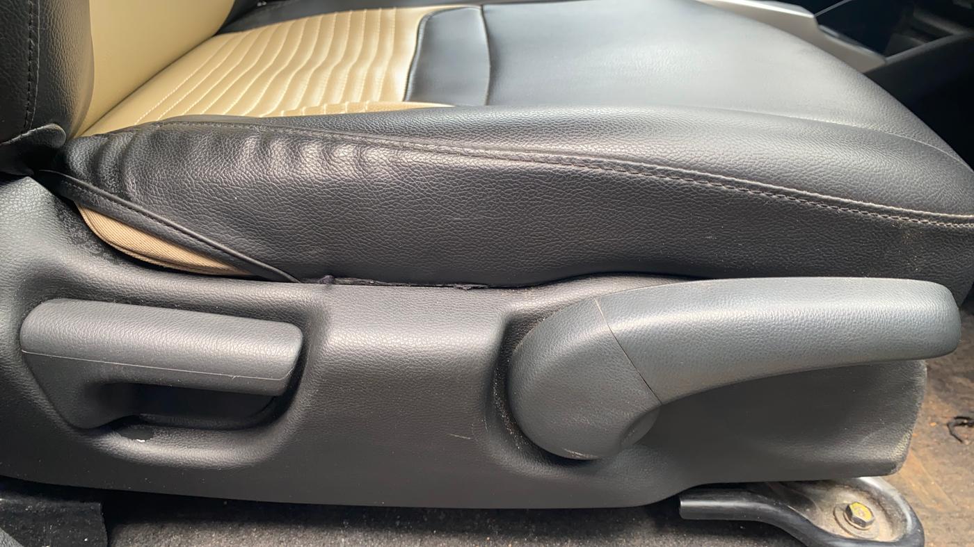 2015 Honda Jazz 1.5L I-DTEC SV, Diesel, Manual, 74,246 km, Driver Side Adjustment Panel