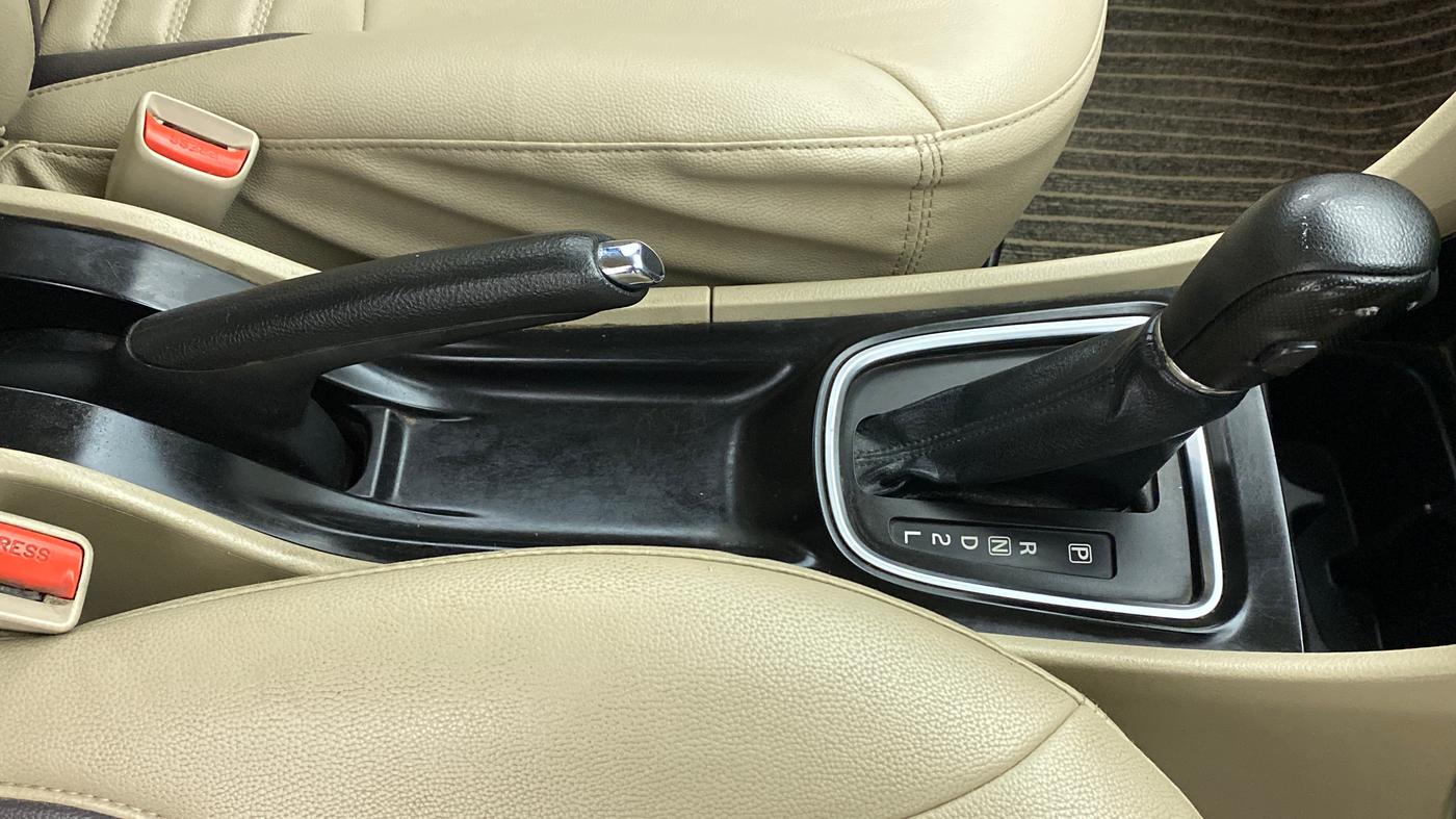 2017 Maruti Ciaz ZETA 1.4 VVT AMT, Petrol, Automatic, 63,065 km, Gear Lever