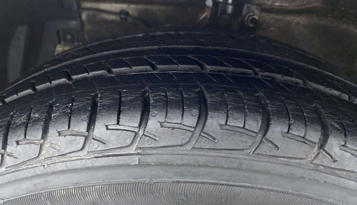 2017 Maruti Ciaz ZETA 1.4 VVT AMT, Petrol, Automatic, 63,065 km, Left Front Tyre Tread