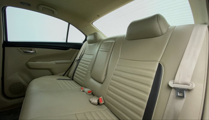 2017 Maruti Ciaz ZETA 1.4 VVT AMT, Petrol, Automatic, 63,065 km, Right Side Rear Door Cabin