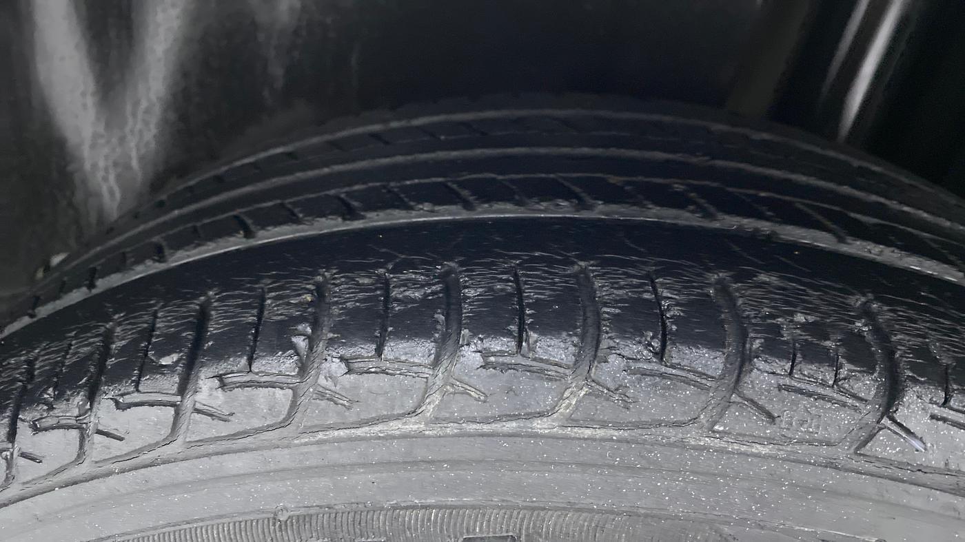 2017 Maruti Ciaz ZETA 1.4 VVT AMT, Petrol, Automatic, 63,065 km, Left Rear Tyre Tread