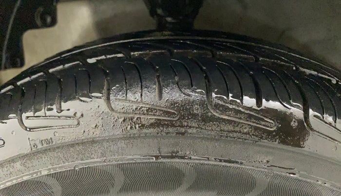 2016 Hyundai Eon ERA +, Petrol, Manual, 62,536 km, Left Front Tyre Tread