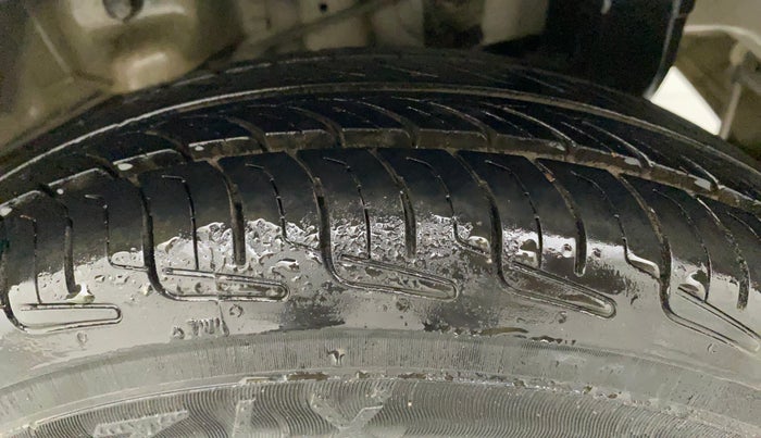 2016 Hyundai Eon ERA +, Petrol, Manual, 62,536 km, Left Rear Tyre Tread